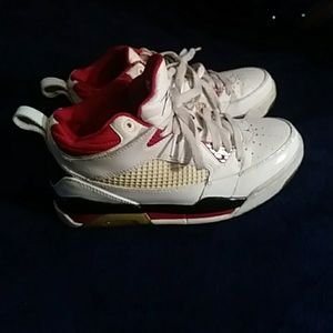 Jordan Flights white, red & black